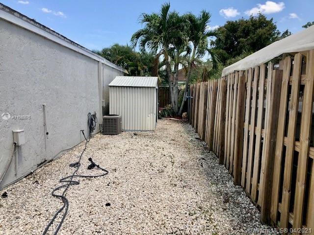 4930 SW 94th Way, Cooper City, FL 33328