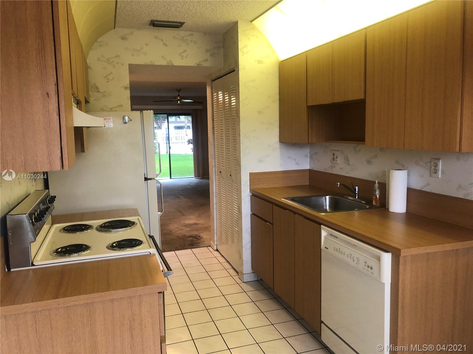 Coral Springs, FL 33071,9718 E NW 14th Street #46