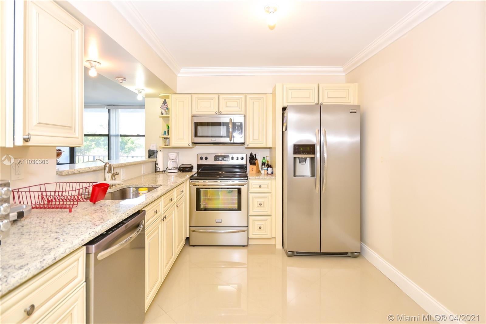 Hallandale Beach, FL 33009,1000 Parkview Dr #307