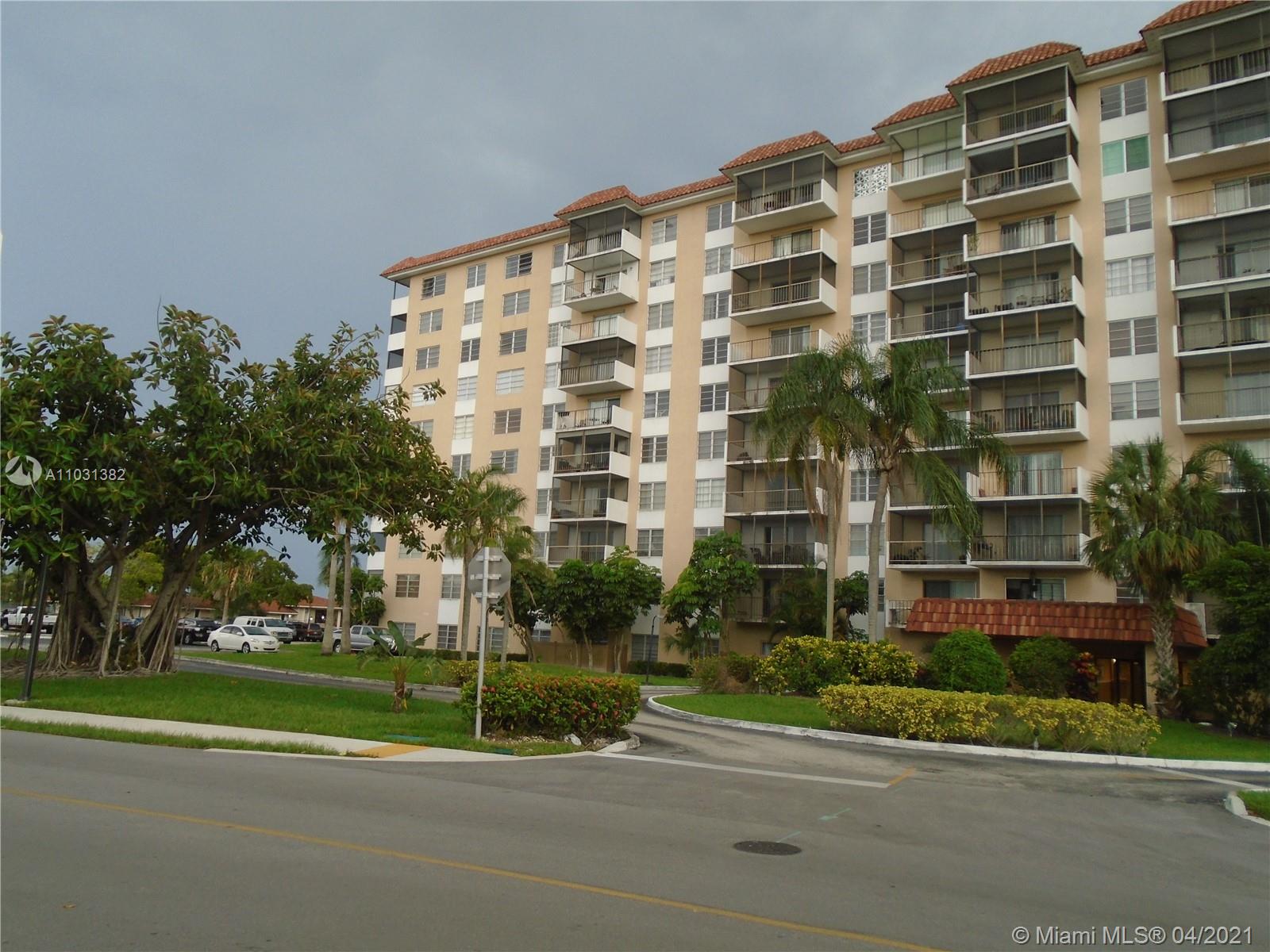 Lauderhill, FL 33319,4174 Inverrary Dr #315