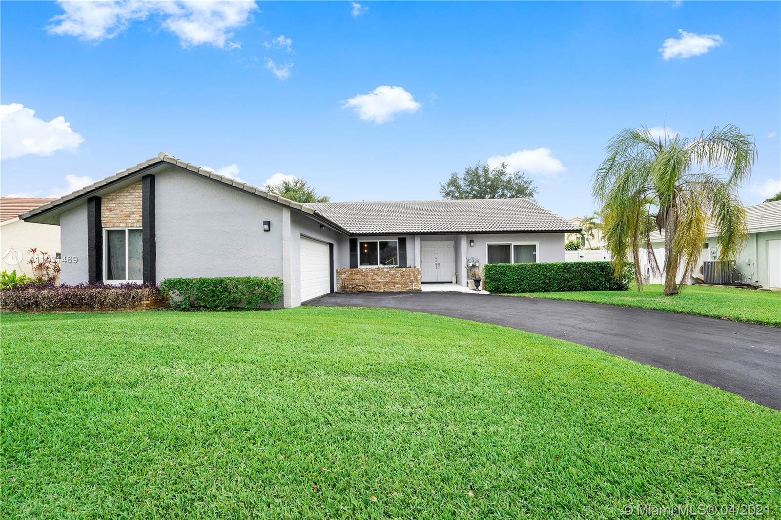 1110 NW 93rd Ter, Plantation, FL 33322