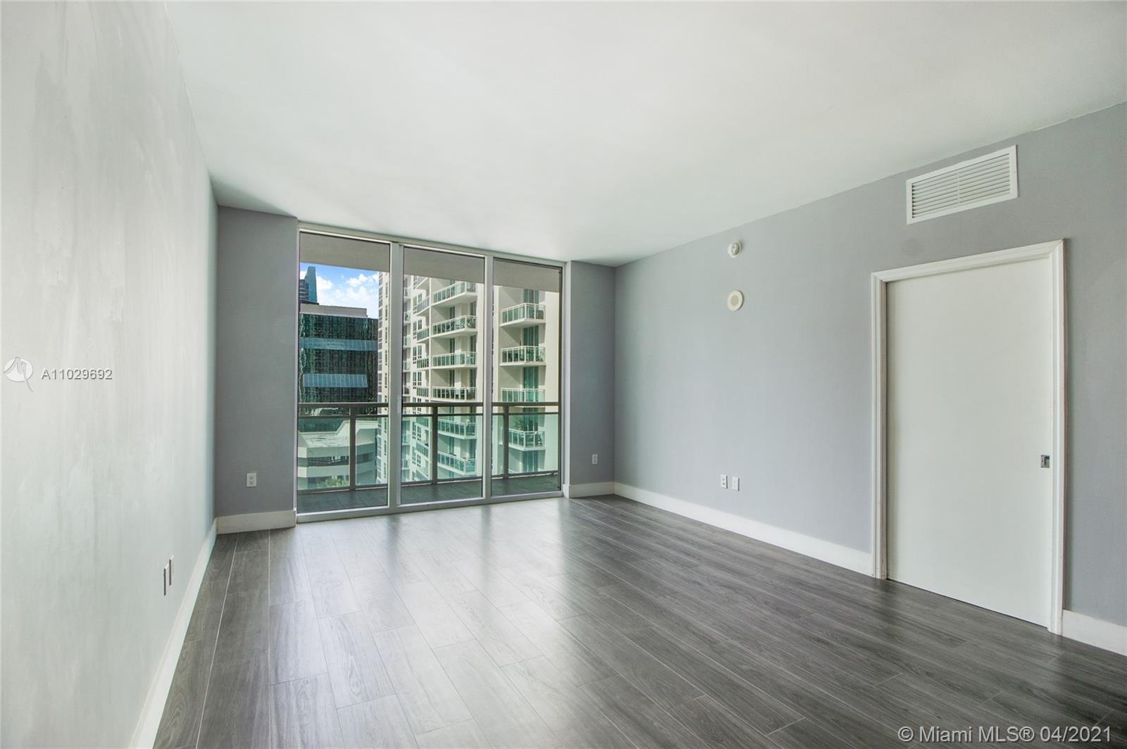 Miami, FL 33131,950 Brickell Bay Dr #1803