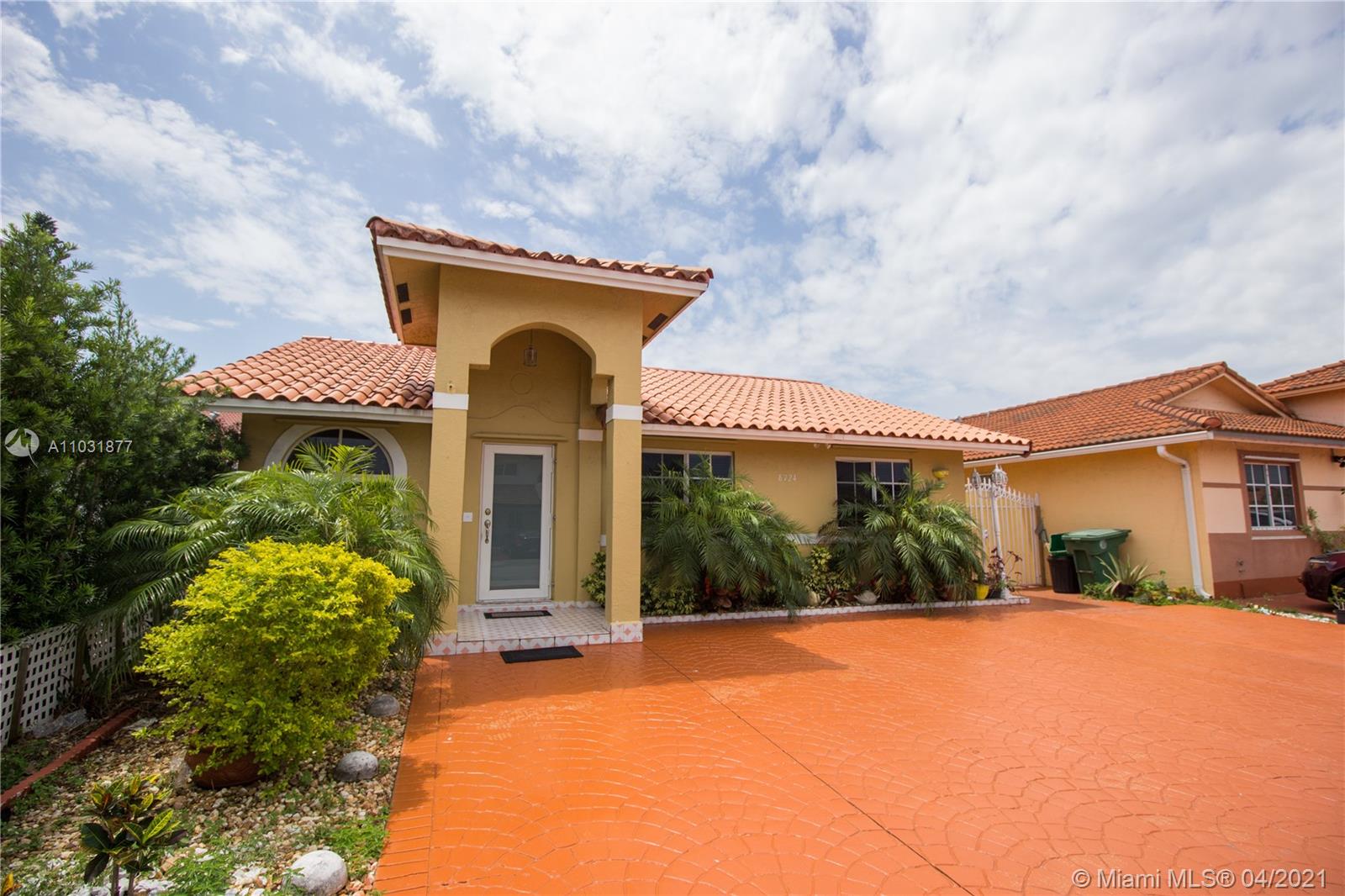 8724 NW 109th Ter, Hialeah Gardens, FL 33018