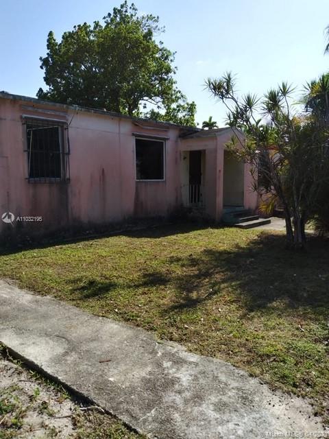 90 NW 68th Ter, Miami, FL 33150
