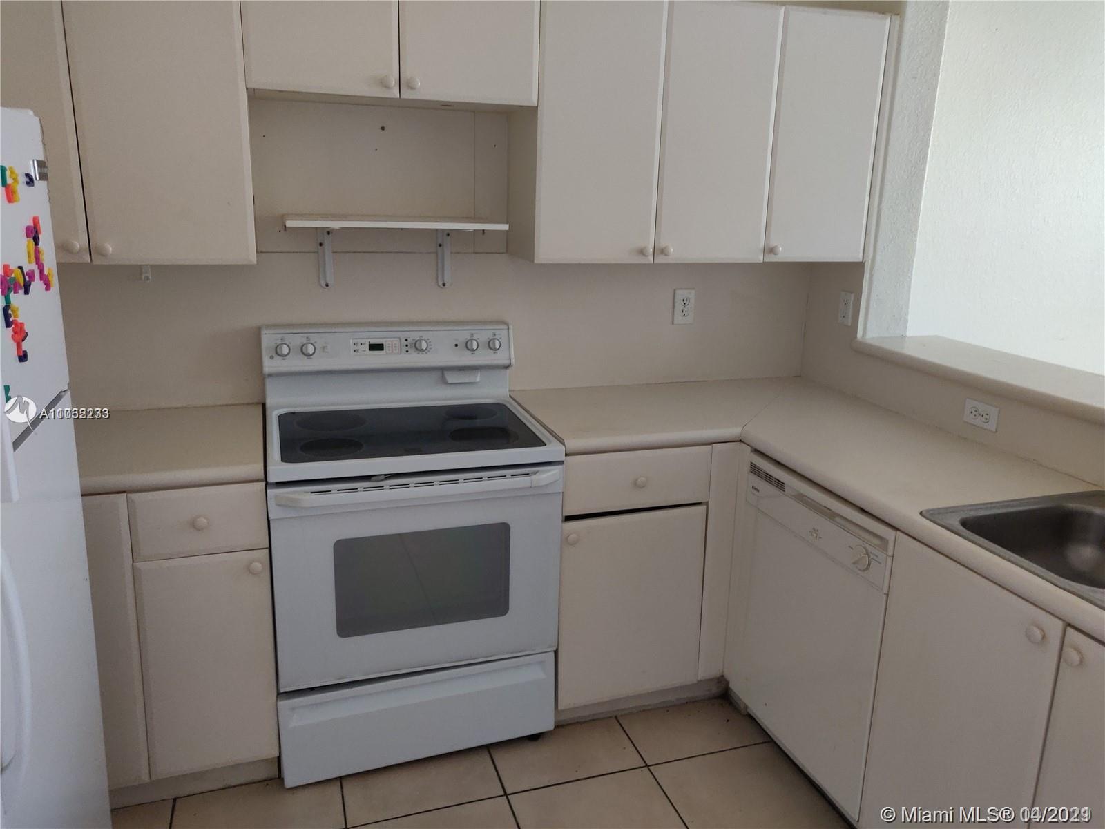 Homestead, FL 33035,1661 SE 28th St #203