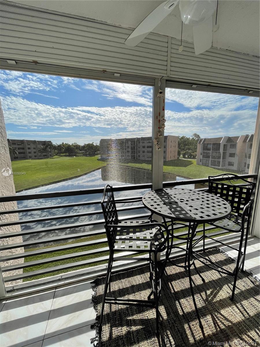 10123 Sunrise Lakes Blvd #301, Sunrise, FL 33322