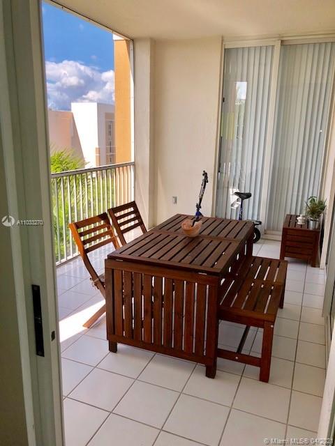 9805 NW 52nd St #517, Doral, FL 33178