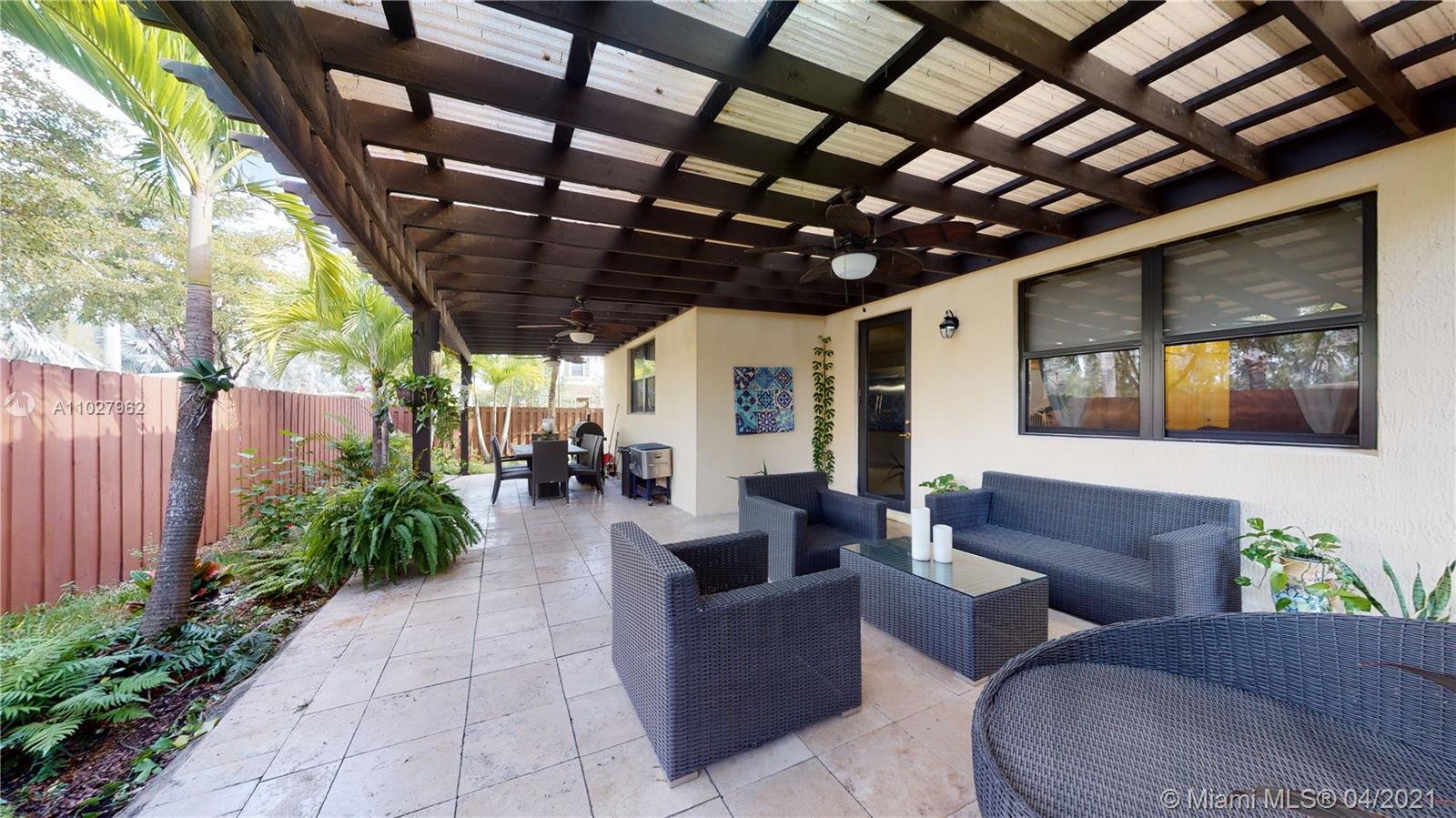 9805 NW 89th Ter, Doral, FL 33178