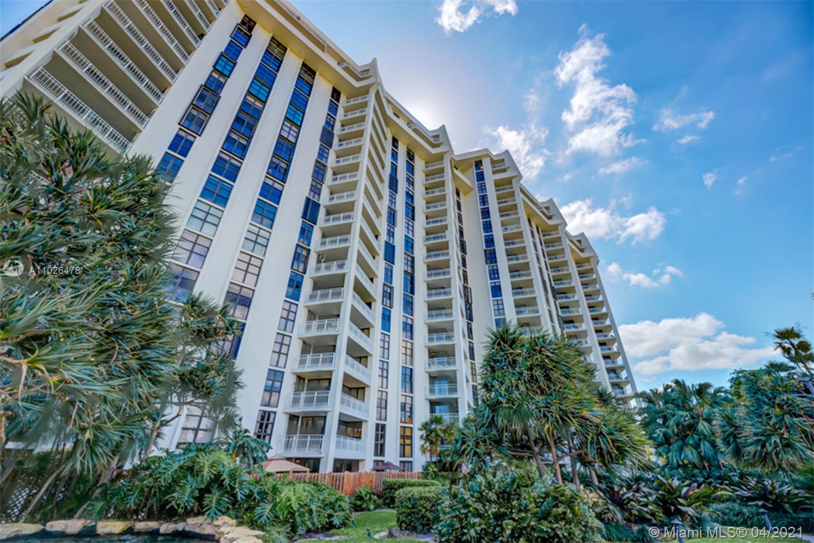 1000 Quayside Ter #712, Miami, FL 33138