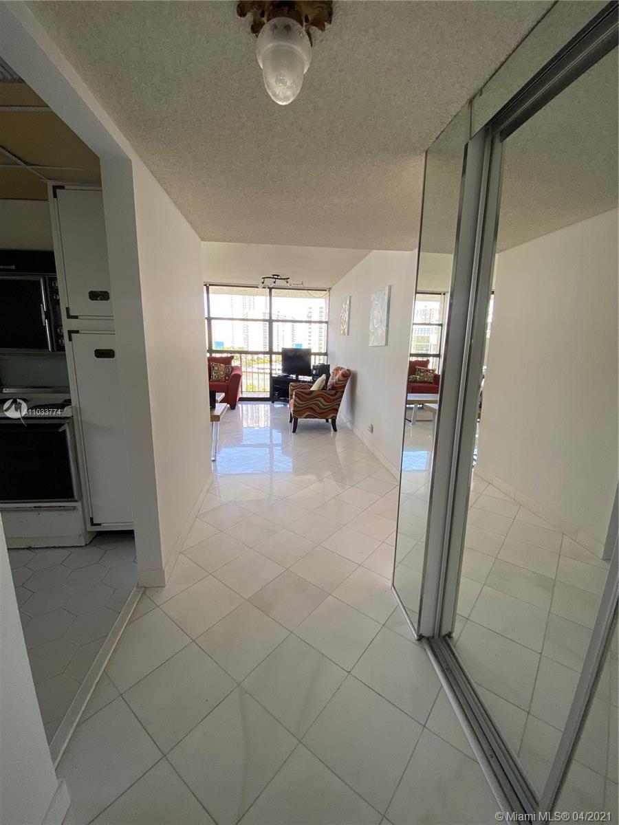 Hallandale Beach, FL 33009,600 Parkview Dr #810