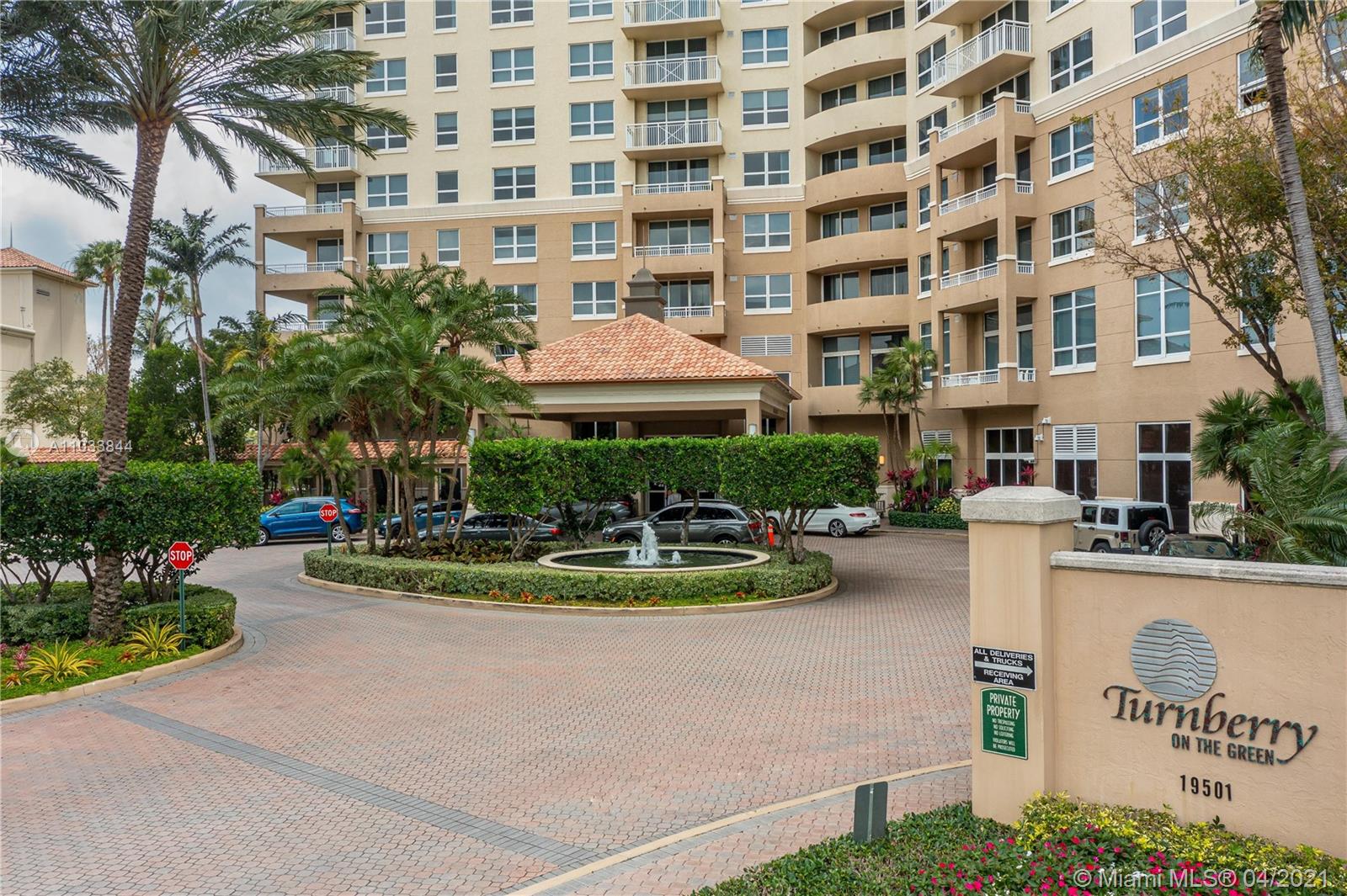 19501 W Country Club Dr #613, Aventura, FL 33180