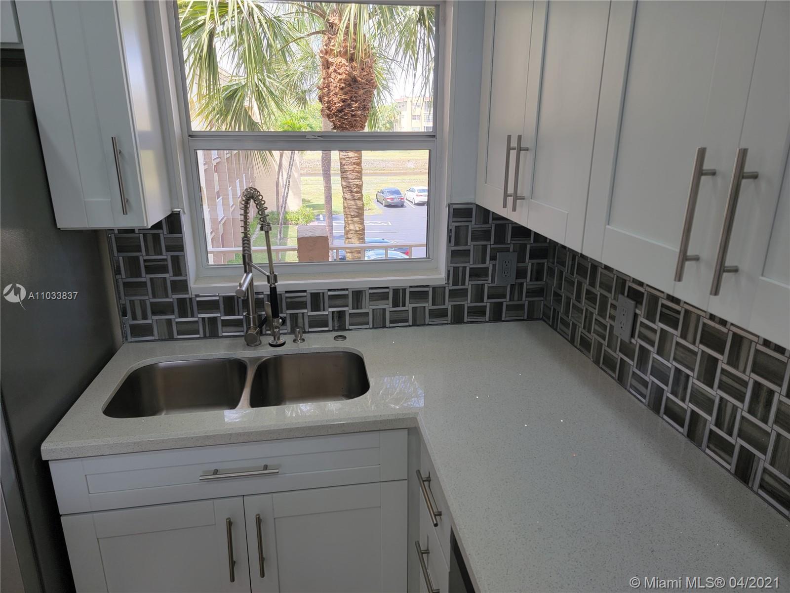 Sunrise, FL 33322,8510 Sunrise Lakes Blvd #306