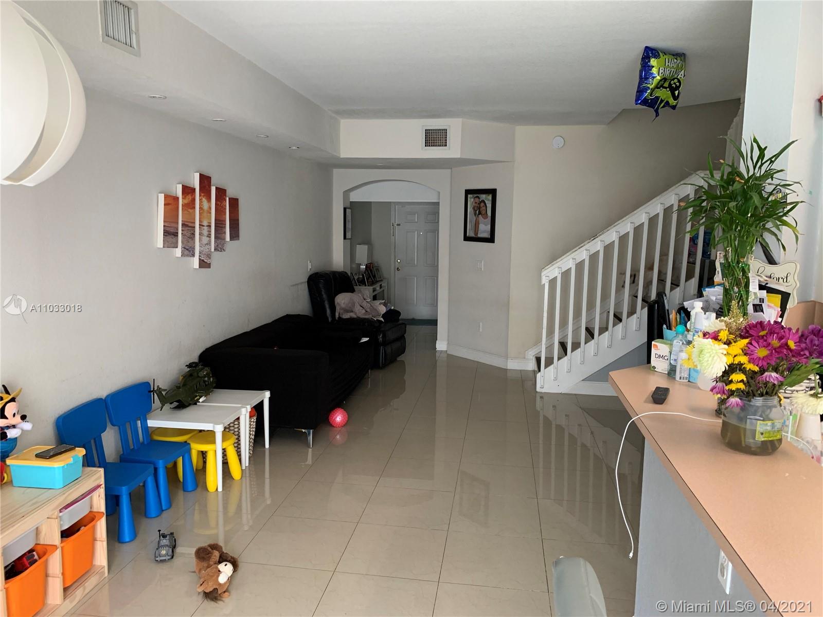 Miami, FL 33174,8976 W Flagler St #2