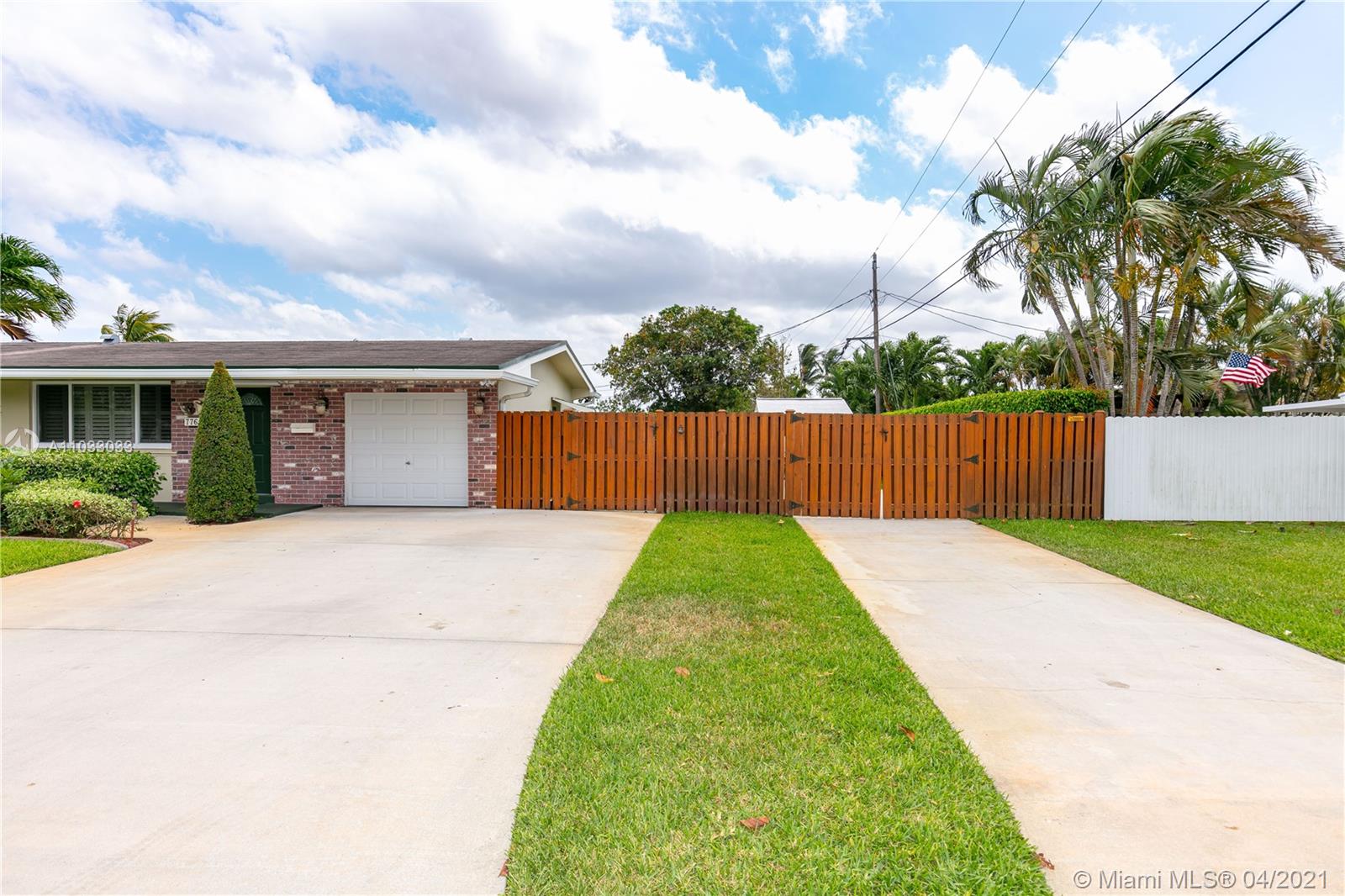 7760 NW 13th St, Pembroke Pines, FL 33024