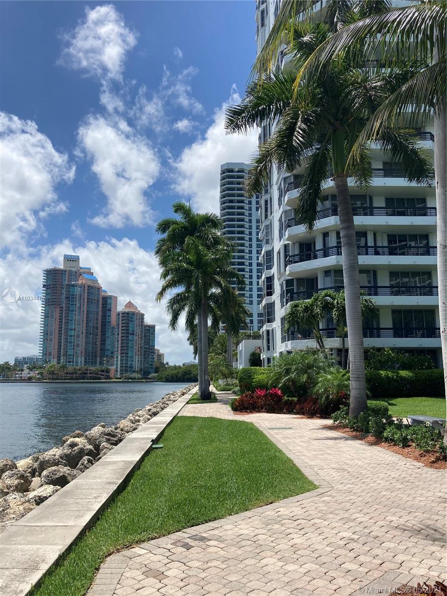 Aventura, FL 33180,3600 Mystic Pointe Dr #305