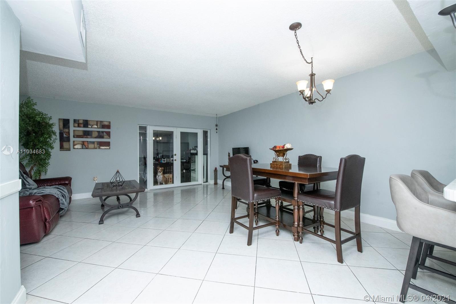 Hialeah, FL 33014,900 W 80th Pl #900