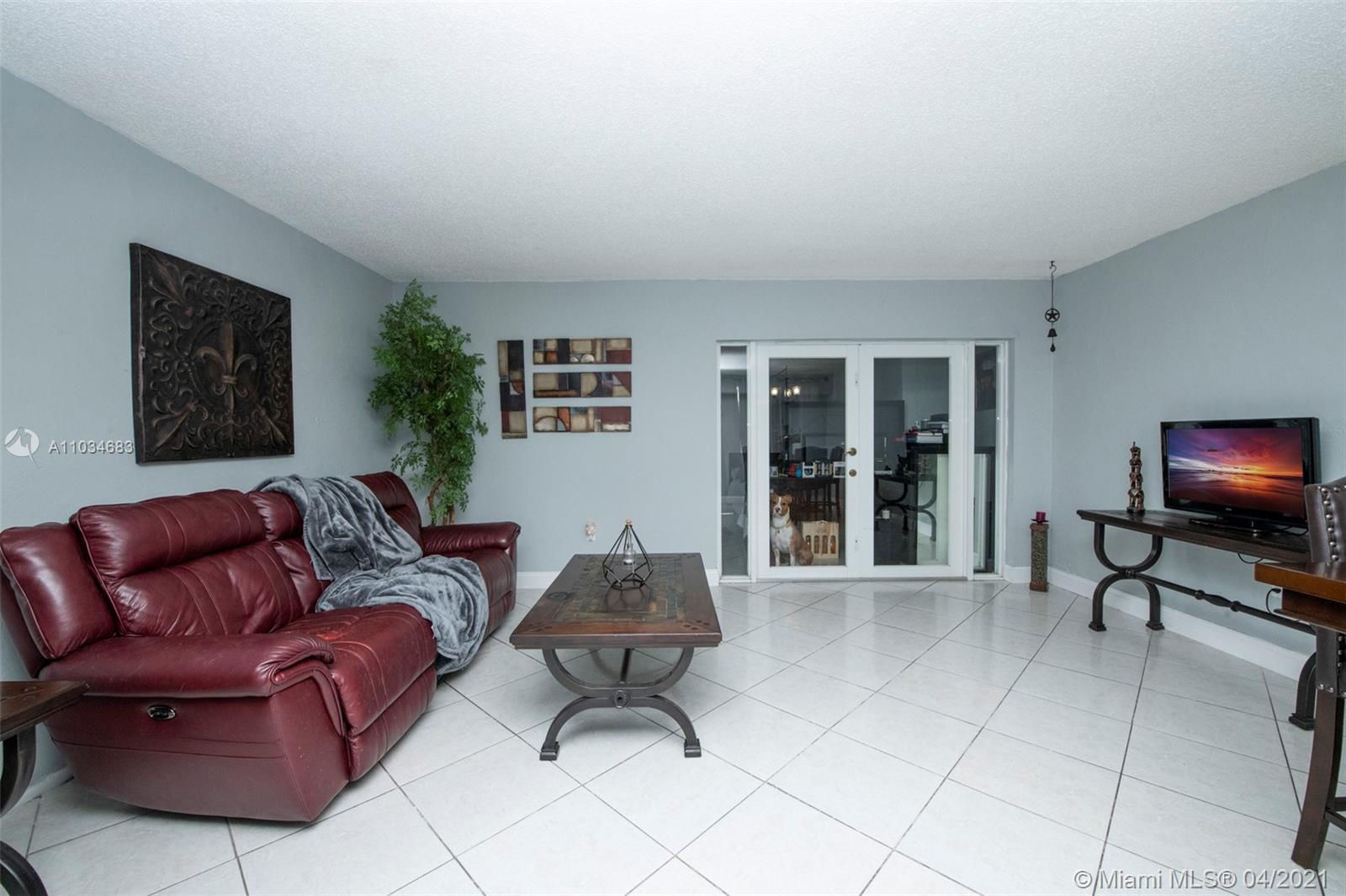 Hialeah, FL 33014,900 W 80th Pl #900