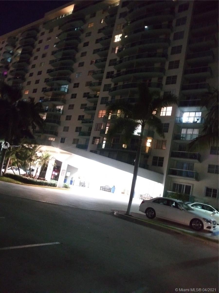 Sunny Isles Beach, FL 33160,19390 Collins Ave #424