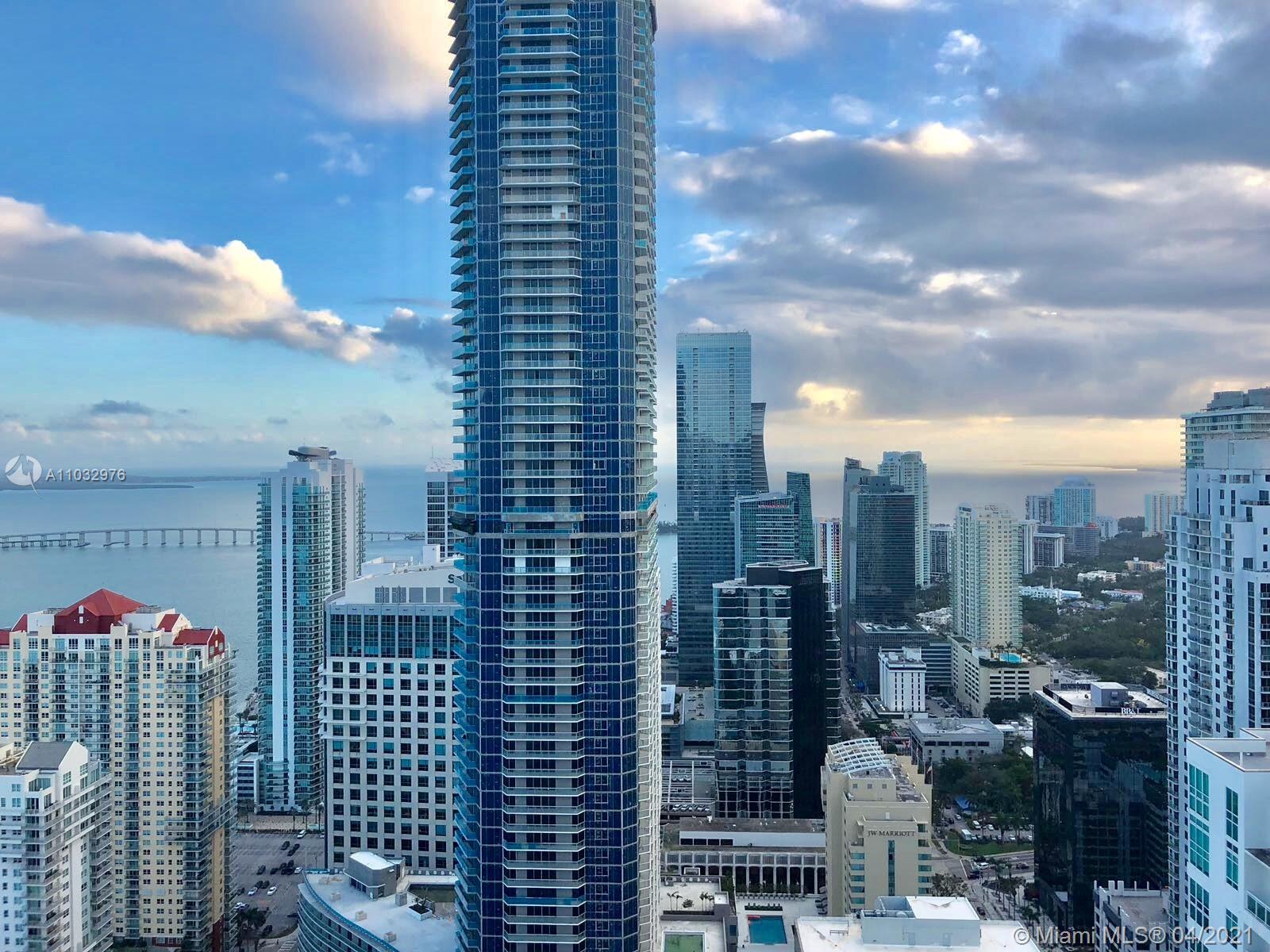 Miami, FL 33131,950 Brickell Bay Dr #5107