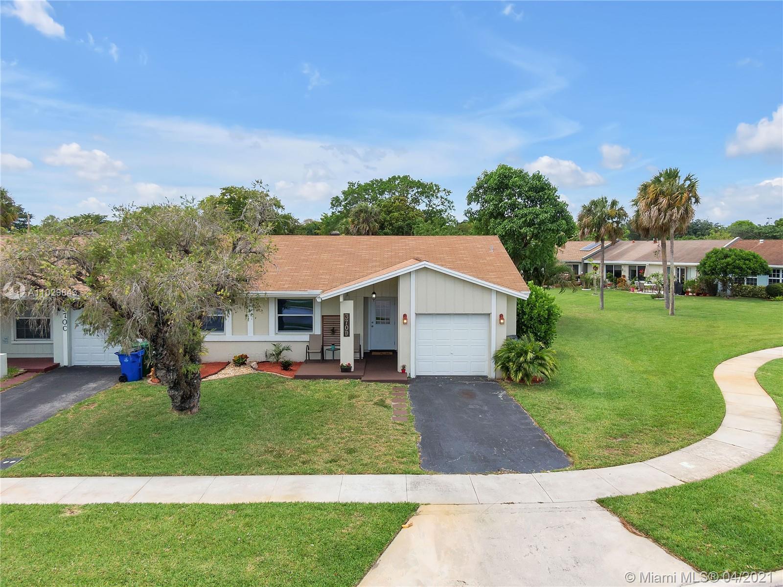 370 E Lakewood Cir E #D, Margate, FL 33063