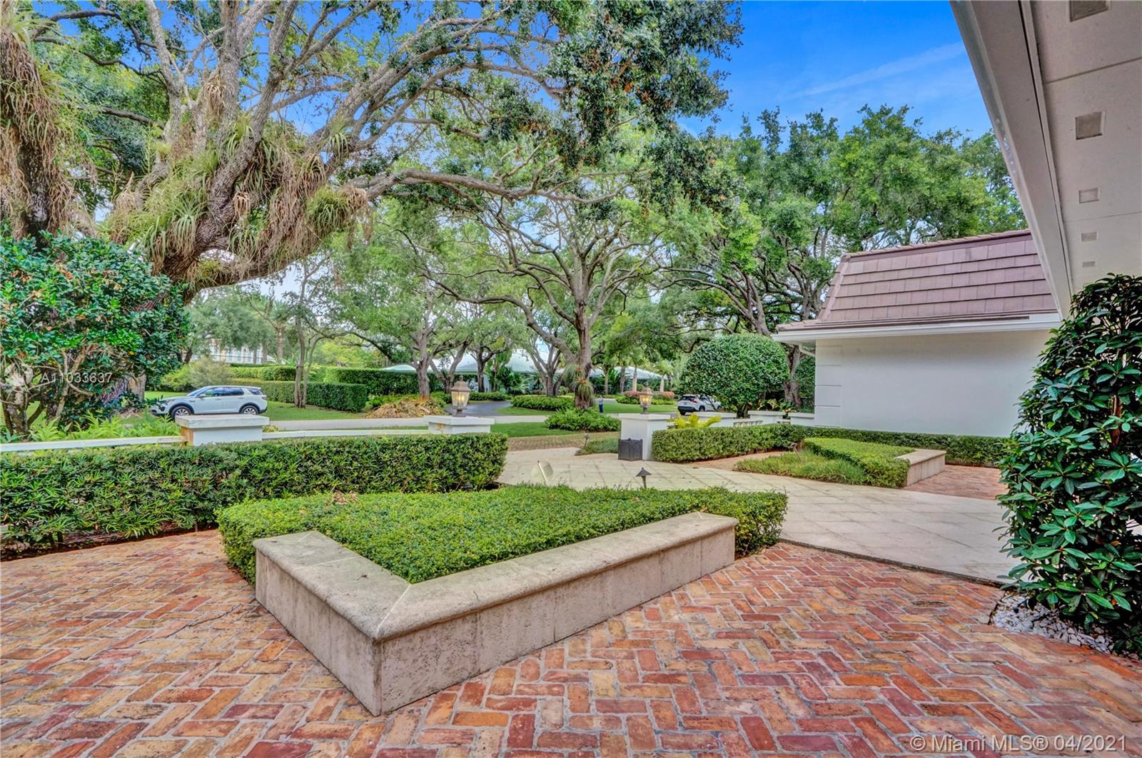 Coral Gables, FL 33156,5800 SW 116th St