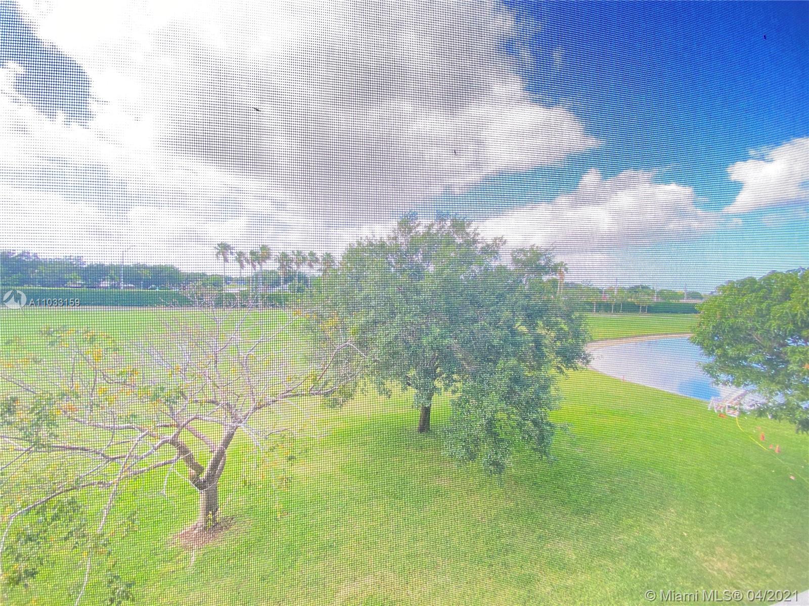 9820 S Hollybrook Lake Dr #304, Pembroke Pines, FL 33025