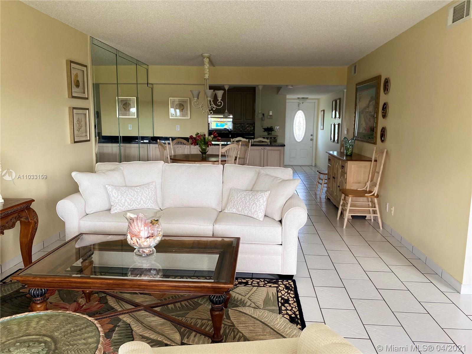 Pembroke Pines, FL 33025,9820 S Hollybrook Lake Dr #304