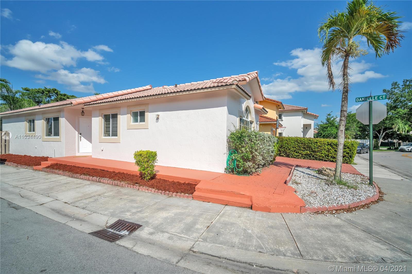 128 Danielle Ct,  Weston,  FL 33326