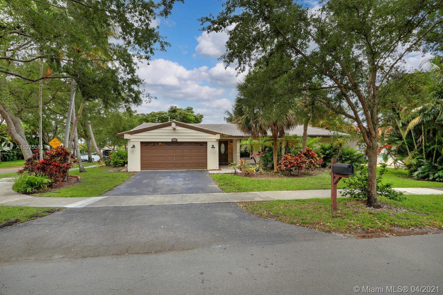 8450 Menteith Ter, Miami Lakes, FL 33016