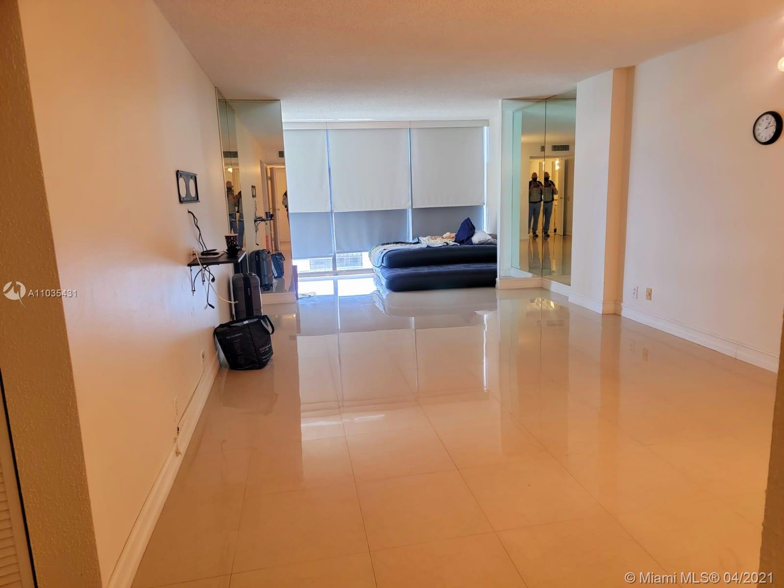 Hallandale Beach, FL 33009,600 Parkview Dr #1016