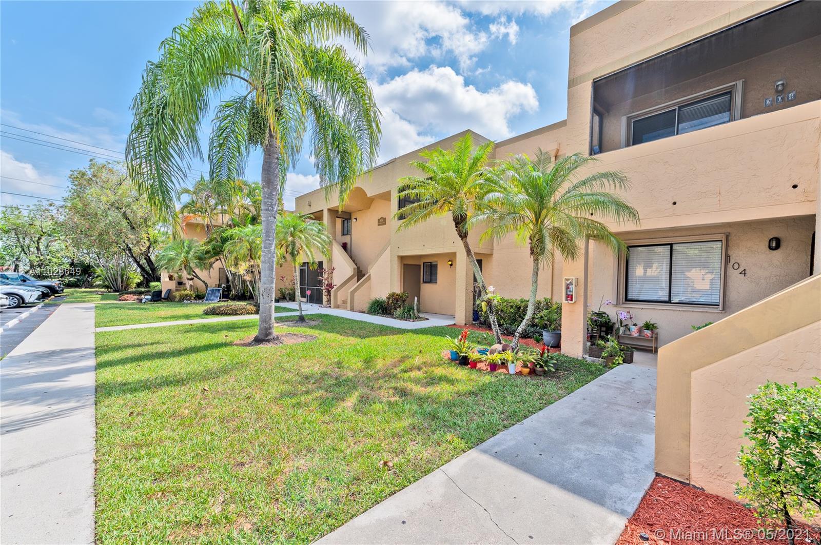 Weston, FL 33326,159 W Lakeview Dr #103