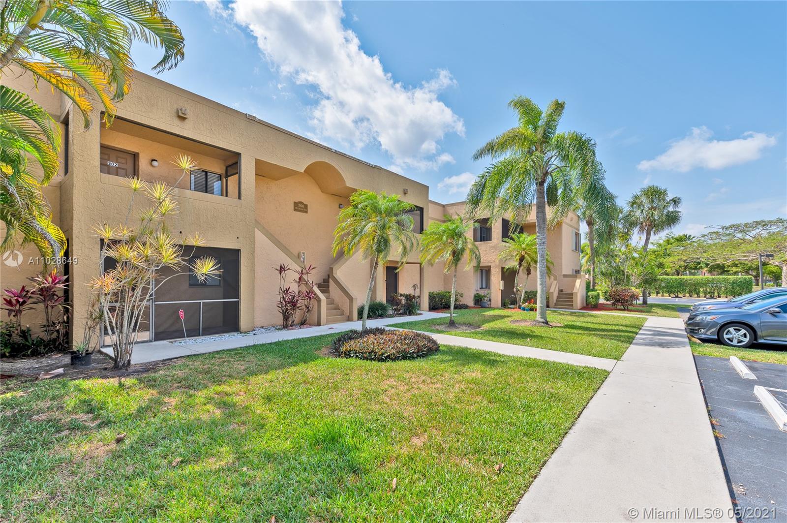 Weston, FL 33326,159 W Lakeview Dr #103