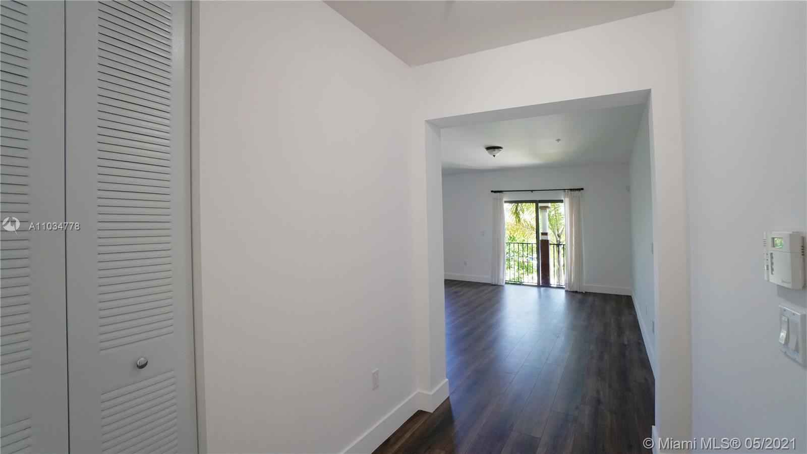 10620 NW 88th St #213, Doral, FL 33178