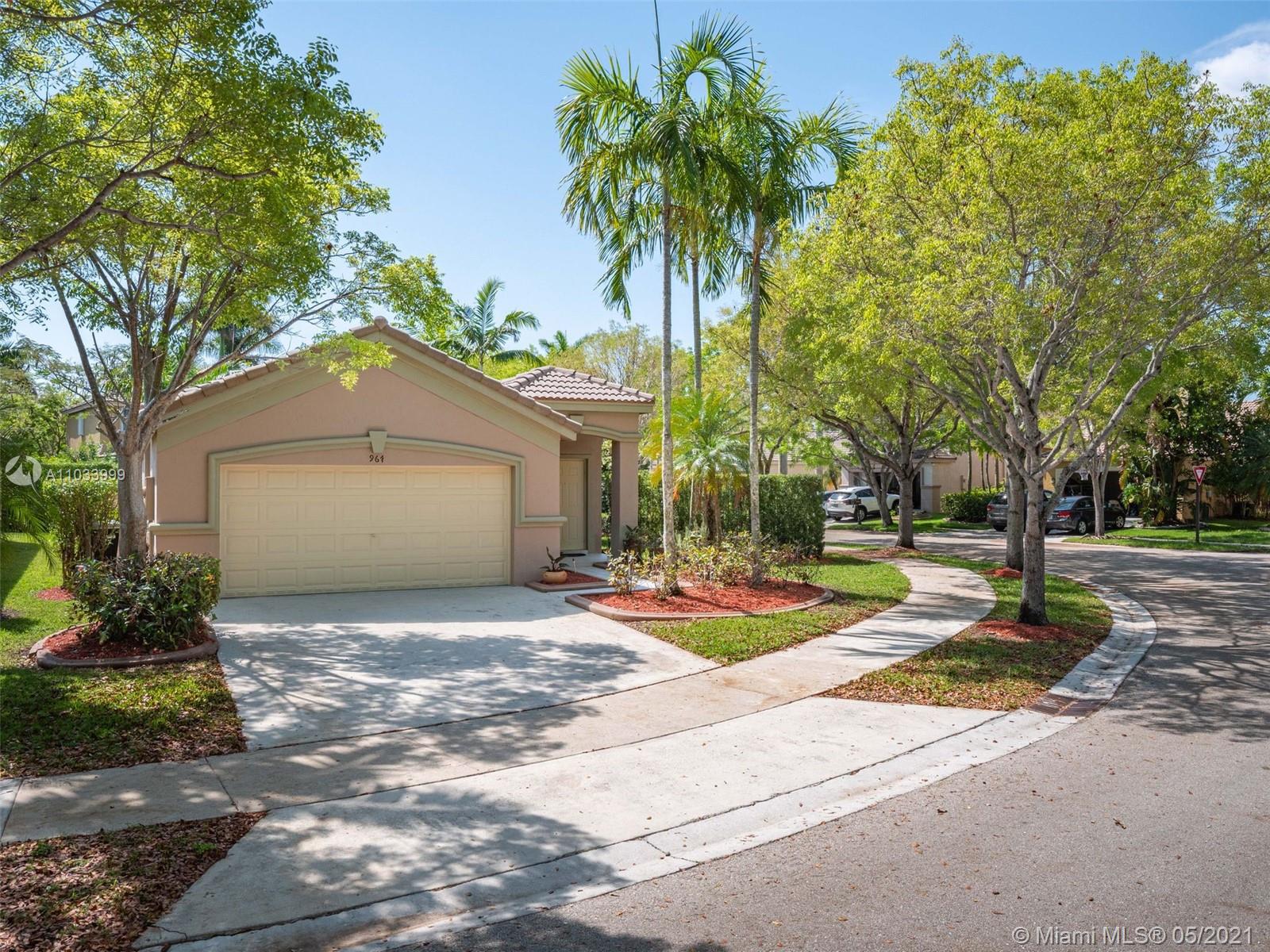 Weston, FL 33327,967 Golden Cane Dr