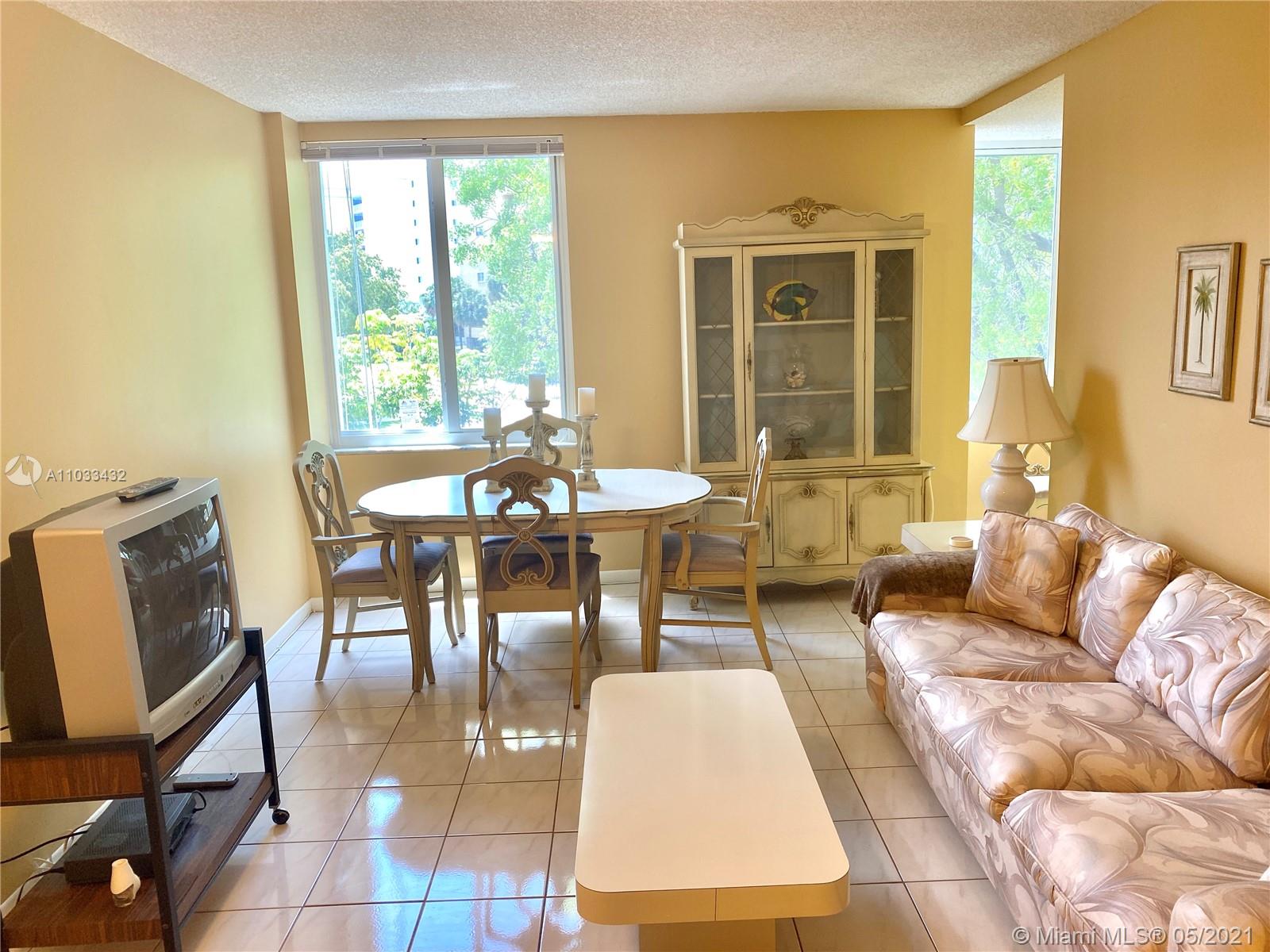 Sunny Isles Beach, FL 33160,250 180th Dr #355