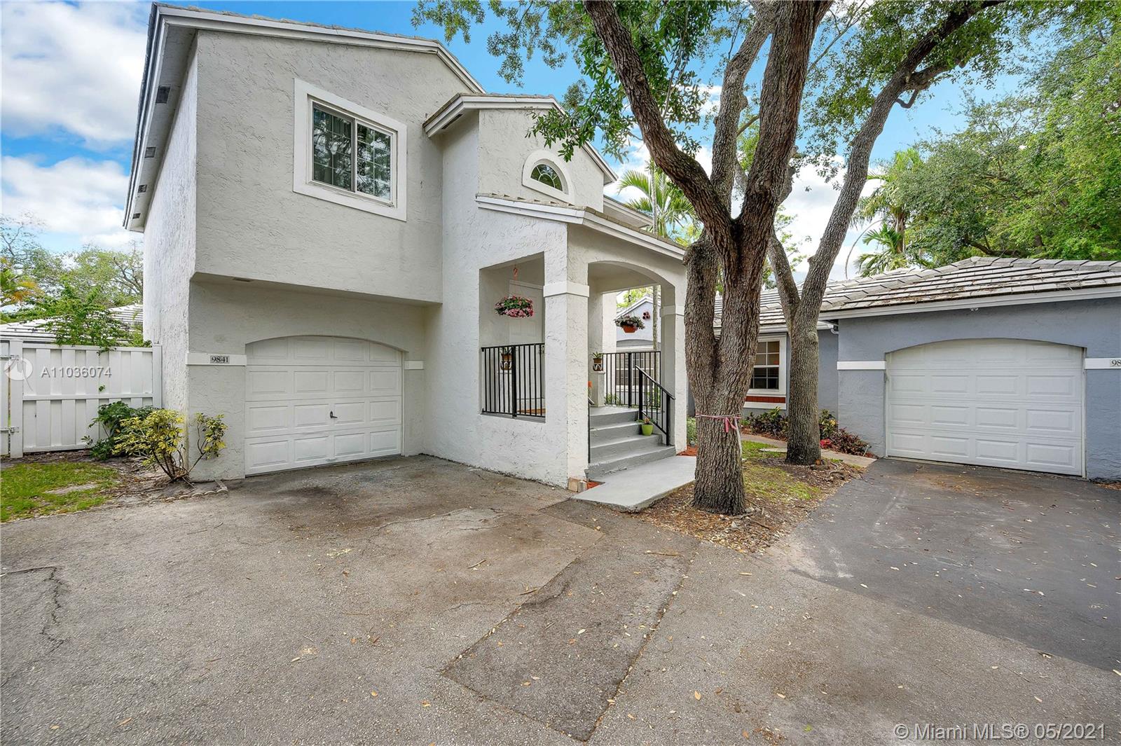 9841 NW 2nd Ct, Plantation, FL 33324