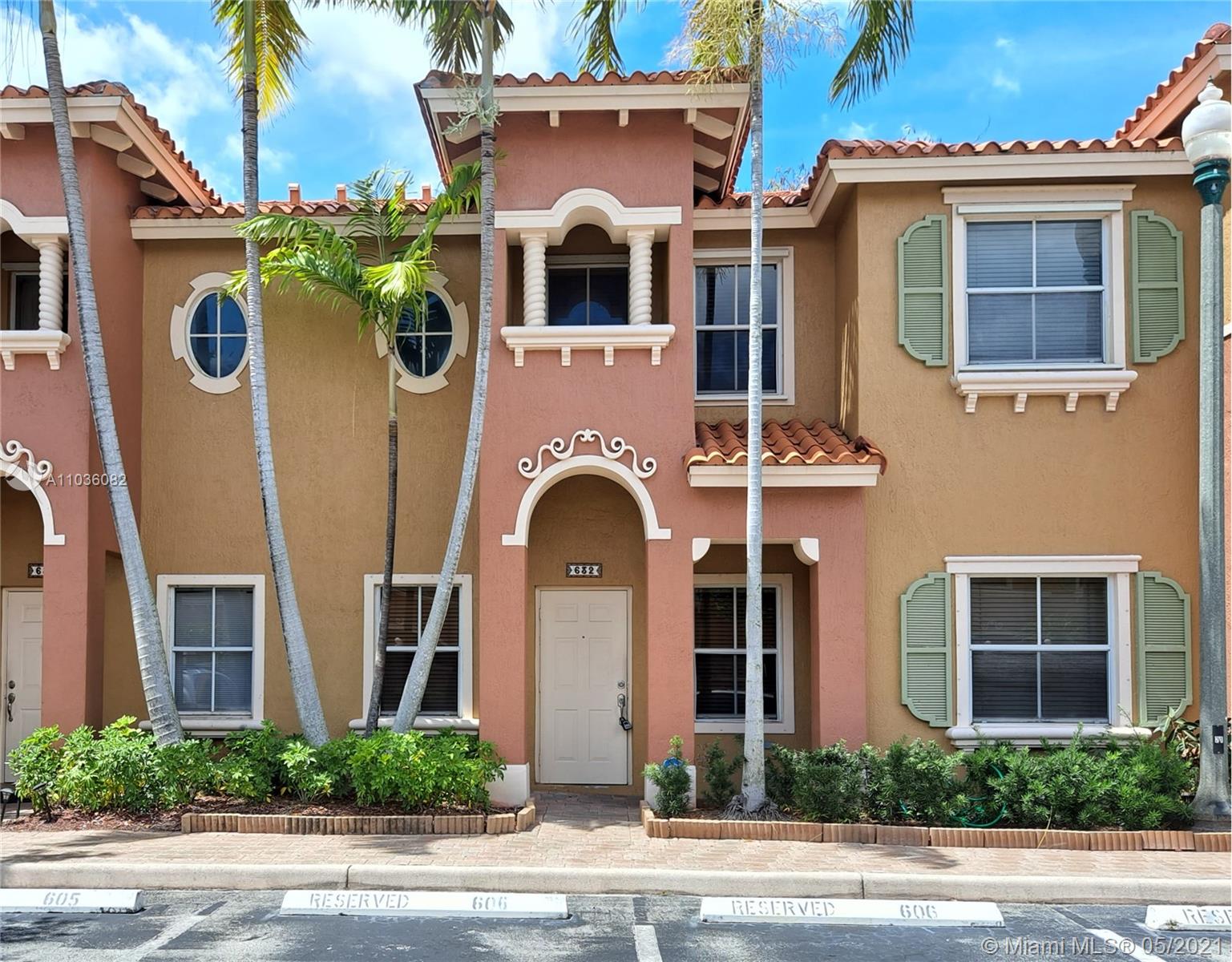 632 SW 107th Ave 606, Pembroke Pines, FL 33025