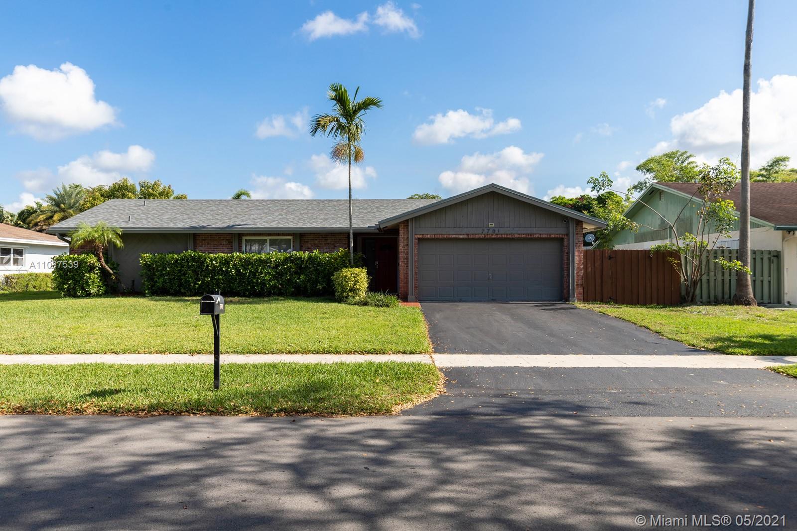 7701 NW 10th St, Plantation, FL 33322