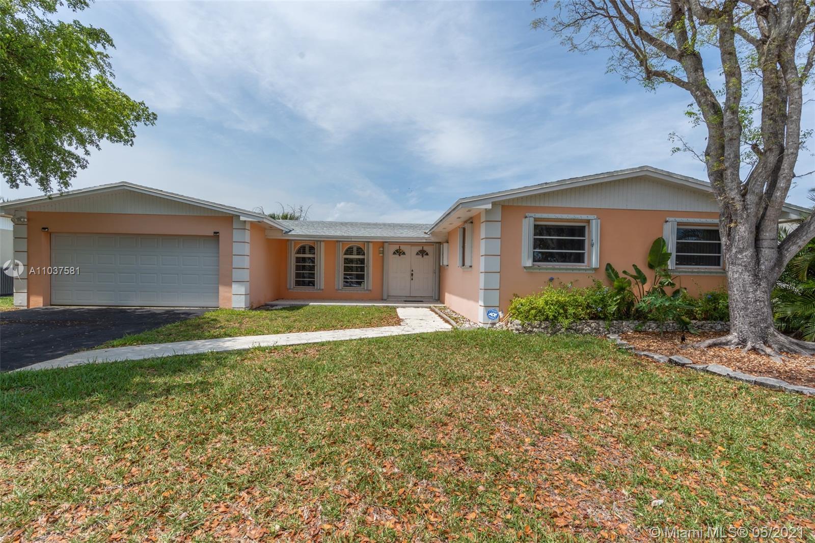 8211 SW 203rd St, Cutler Bay, FL 33189