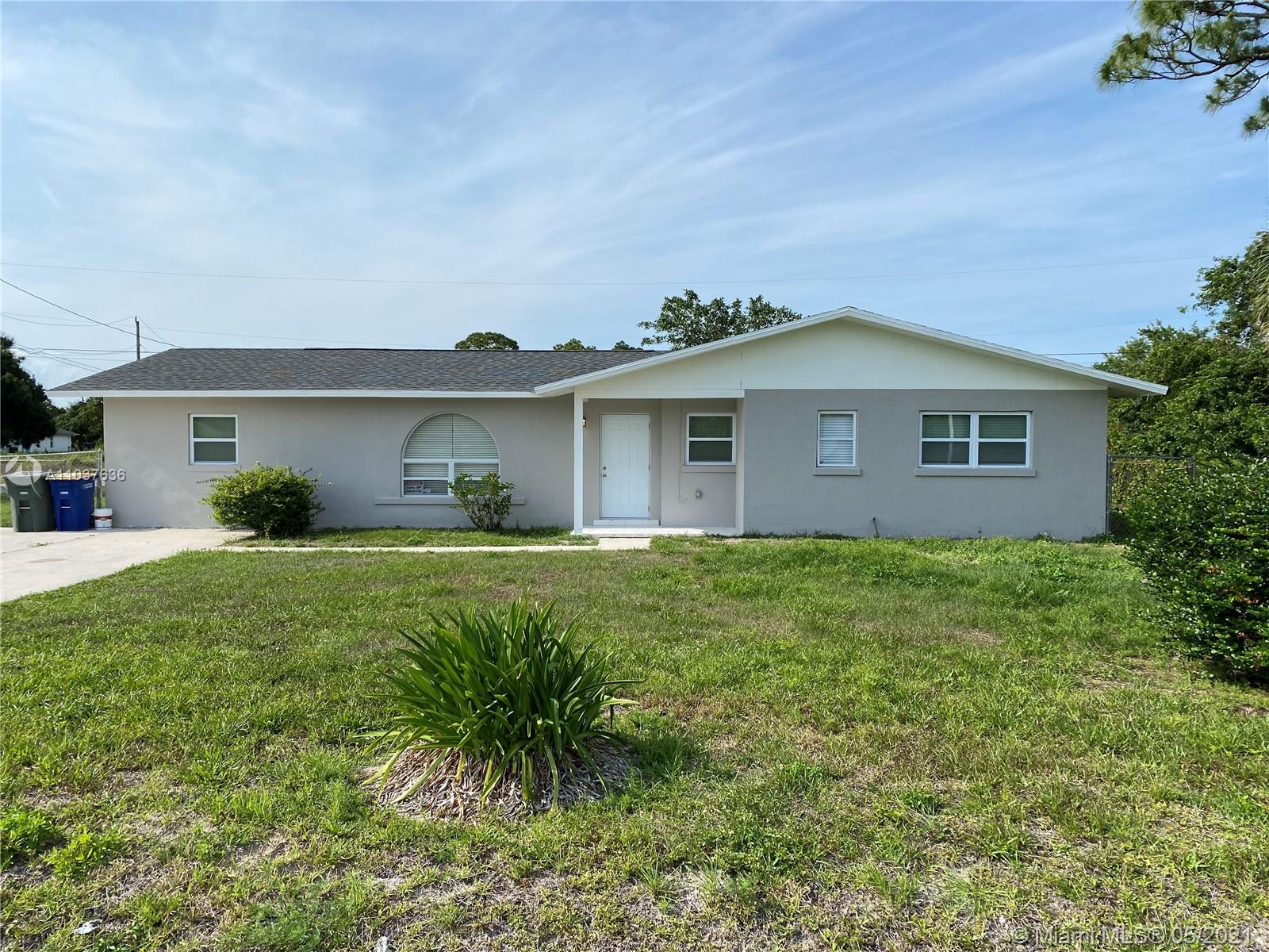 2210 Rosarita Ave, Fort Pierce, FL 34946