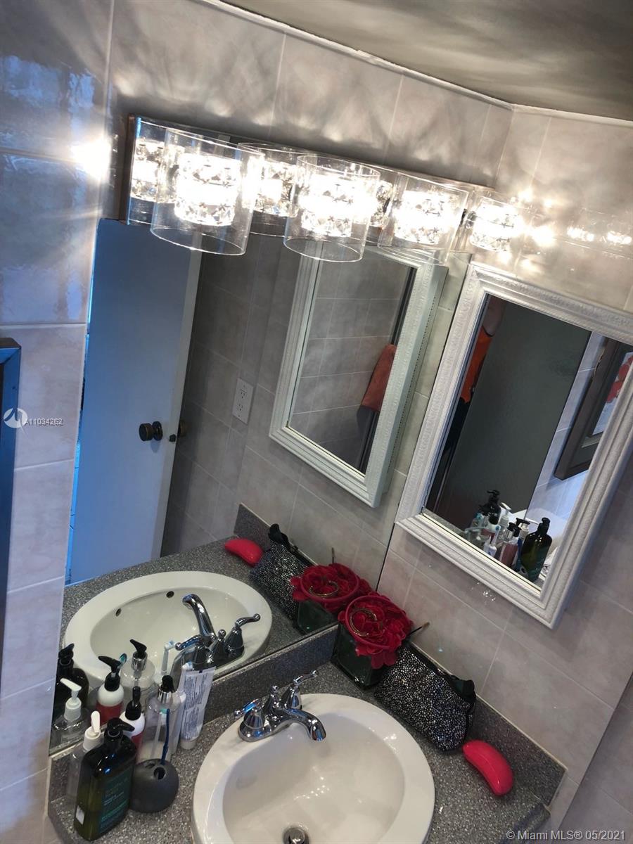 Sunny Isles Beach, Florida 33160, 2 Bedrooms Bedrooms, ,2 BathroomsBathrooms,Residential,For Sale,A11034262
