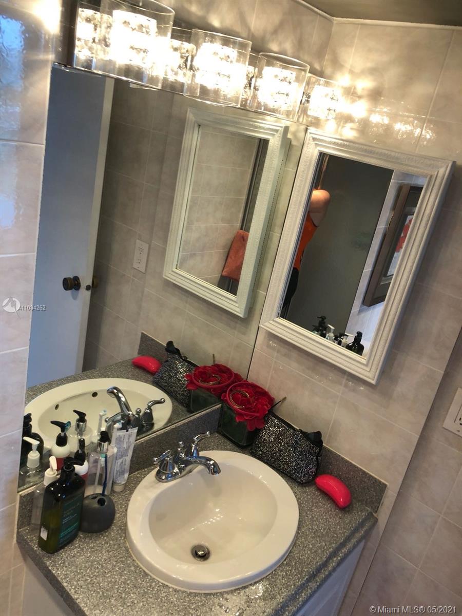 Sunny Isles Beach, Florida 33160, 2 Bedrooms Bedrooms, ,2 BathroomsBathrooms,Residential,For Sale,A11034262