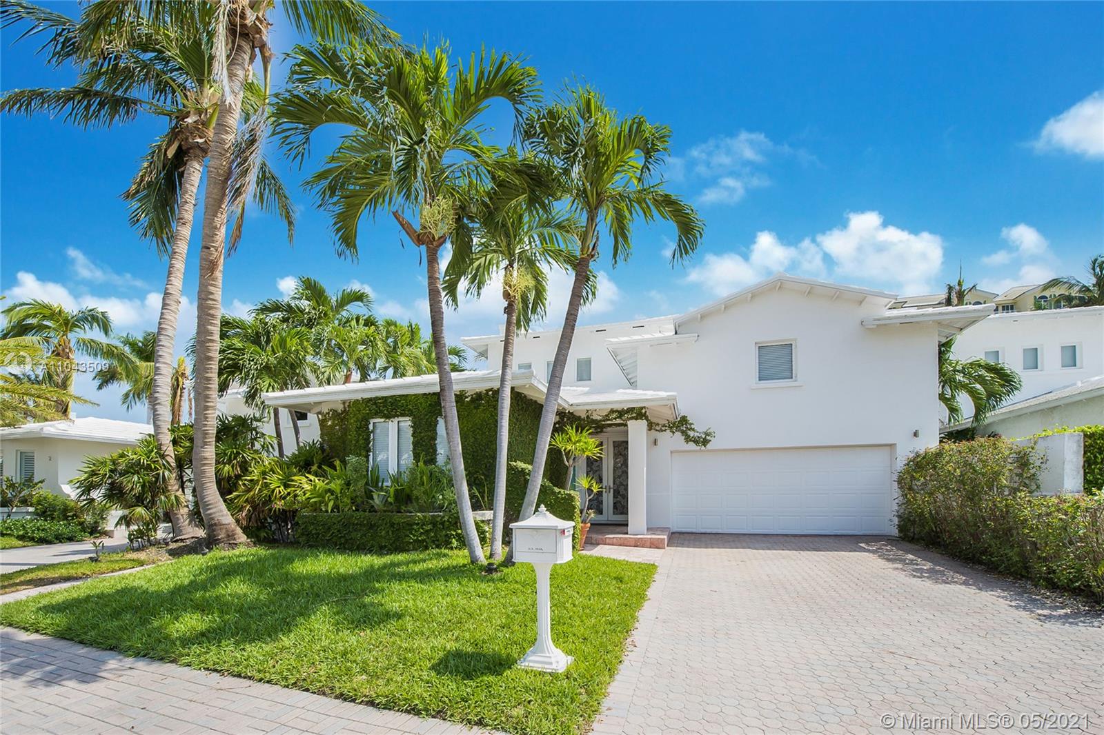 Key Biscayne, FL 33149,4 Coconut Ln