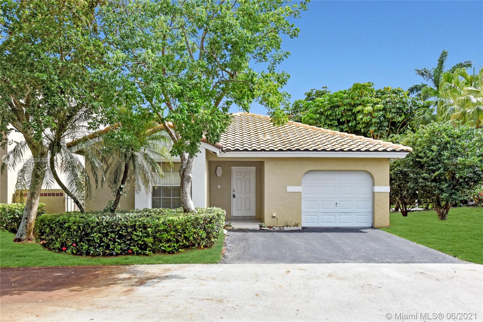 Casas a la Venta en Weston. En Venta, Comunidad, Vecindario