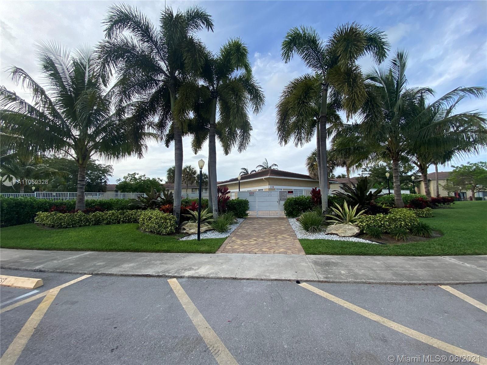 9926 Twin Lakes Dr, Coral Springs, FL 33071 for Sale