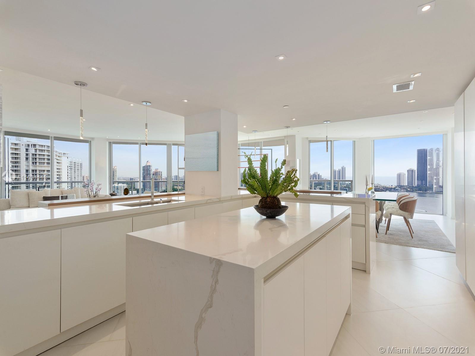 Photo 2 of 4000 Isl Blvd Williams Is Apt 2506 in Aventura - MLS A11031118