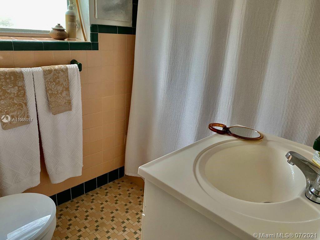 Photo 15 of 1640 Washington St in Hollywood - MLS A11065057