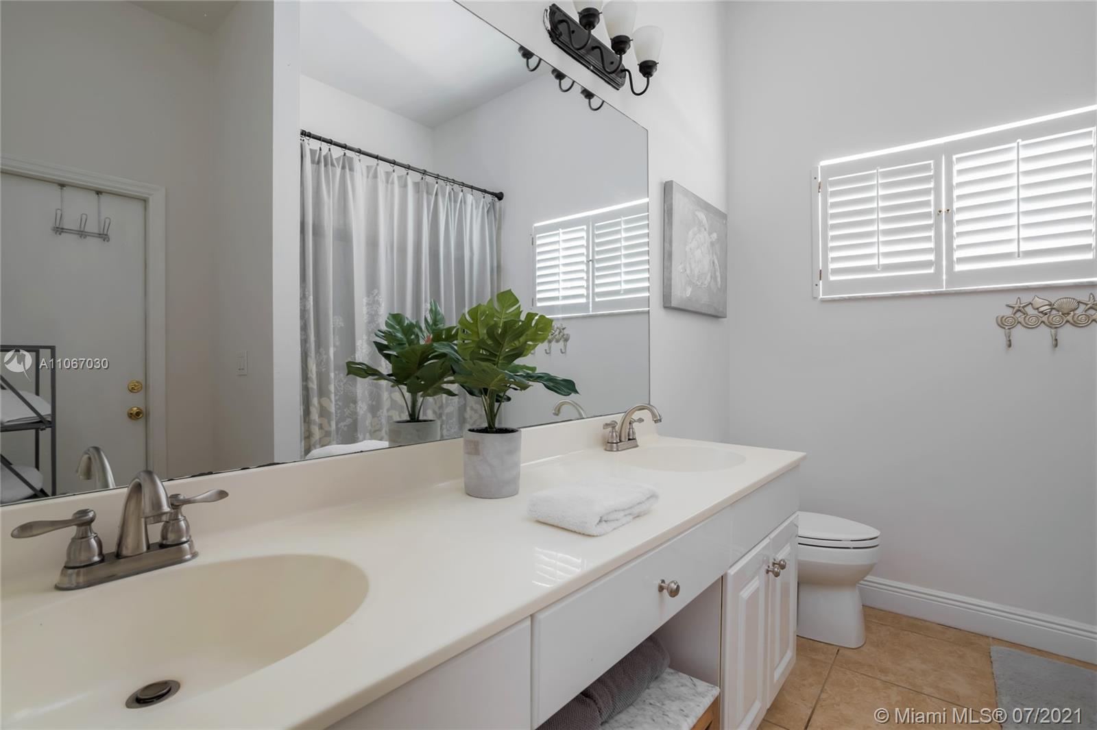 diamond lake Real Estate, Brokers, Home Values, Luxury Homes