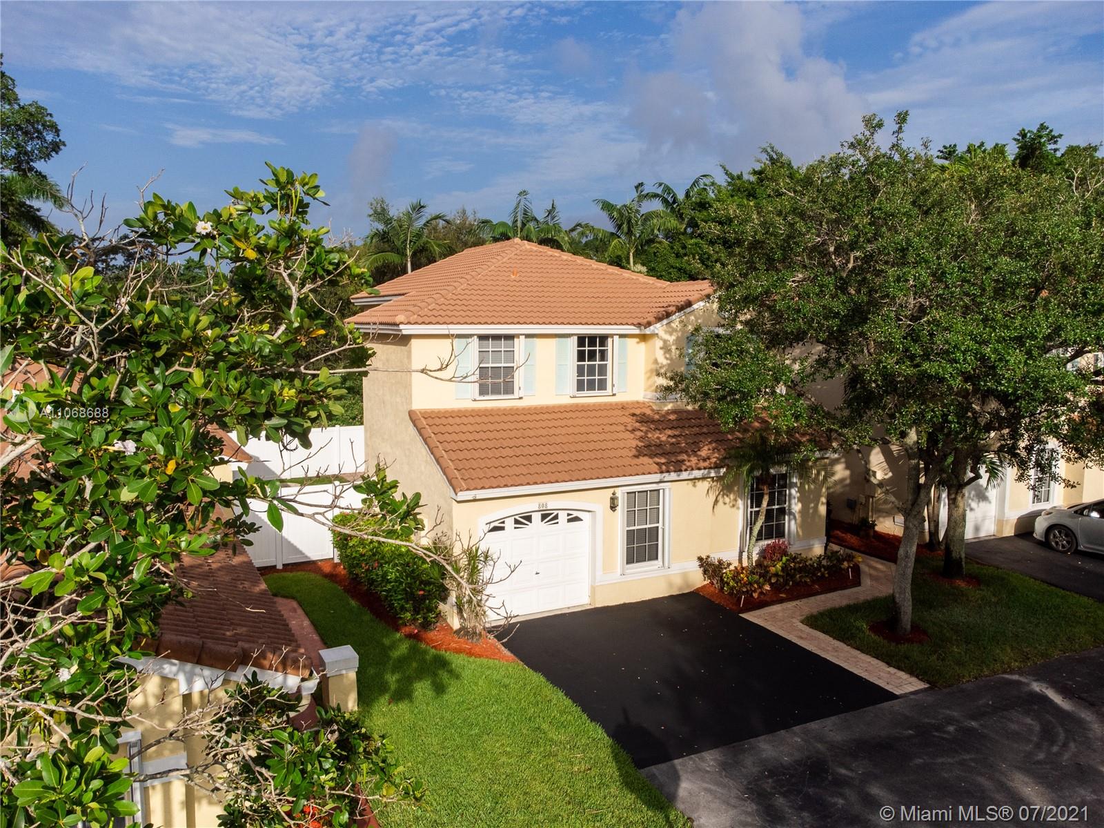 Photo 2 of   in Weston - MLS A11068688