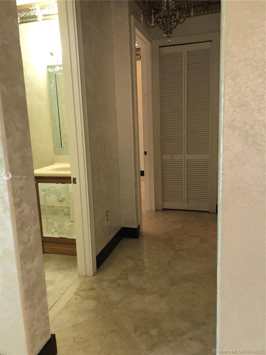 Photo 2 of 18821 74th Ct in Cutler Bay - MLS A11069735